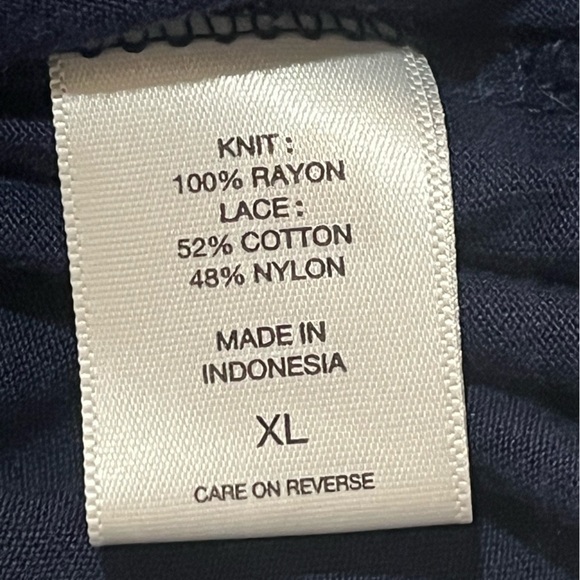 New York & Company Navy Lace Cold Shoulder Blouse sz XL EUC - Picture 9 of 11